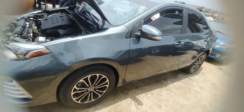 Thumbnail 3 of 2016 Toyota Corolla